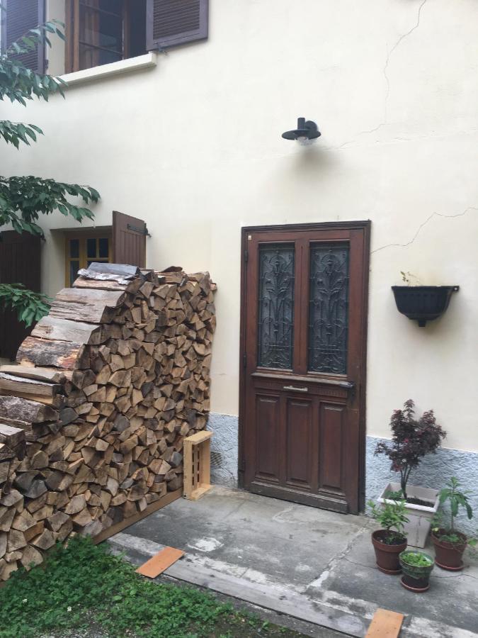 Charmant Appartement Sur Cour, Le Cerisier バニエール・ド・ビゴール エクステリア 写真